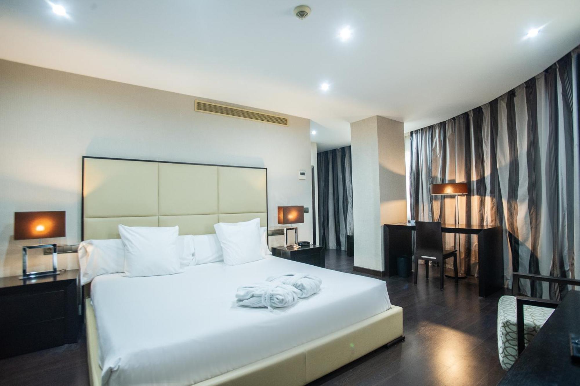 Azz Asturias Langrehotel & Spa Лангрео Екстериор снимка
