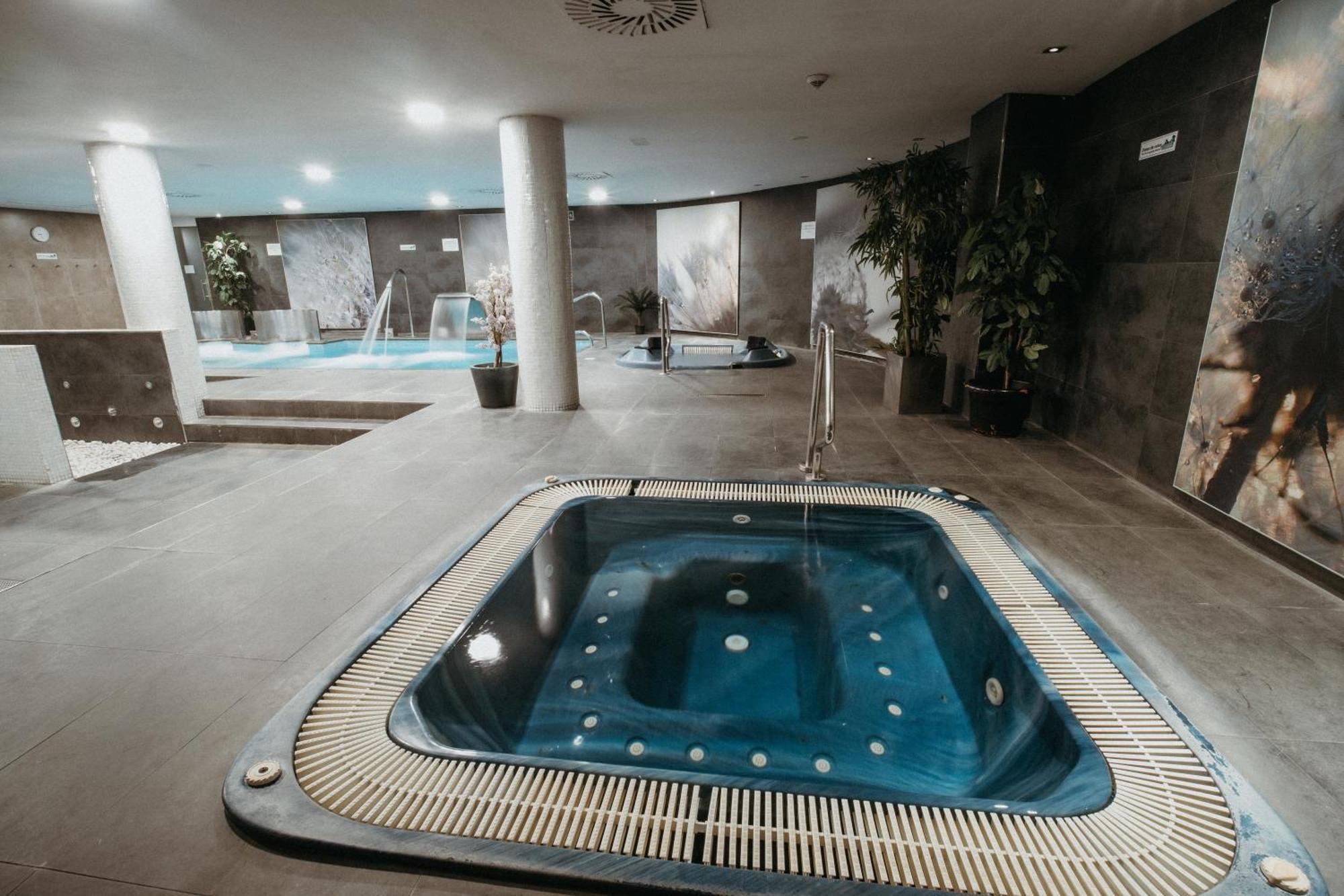 Azz Asturias Langrehotel & Spa Лангрео Екстериор снимка